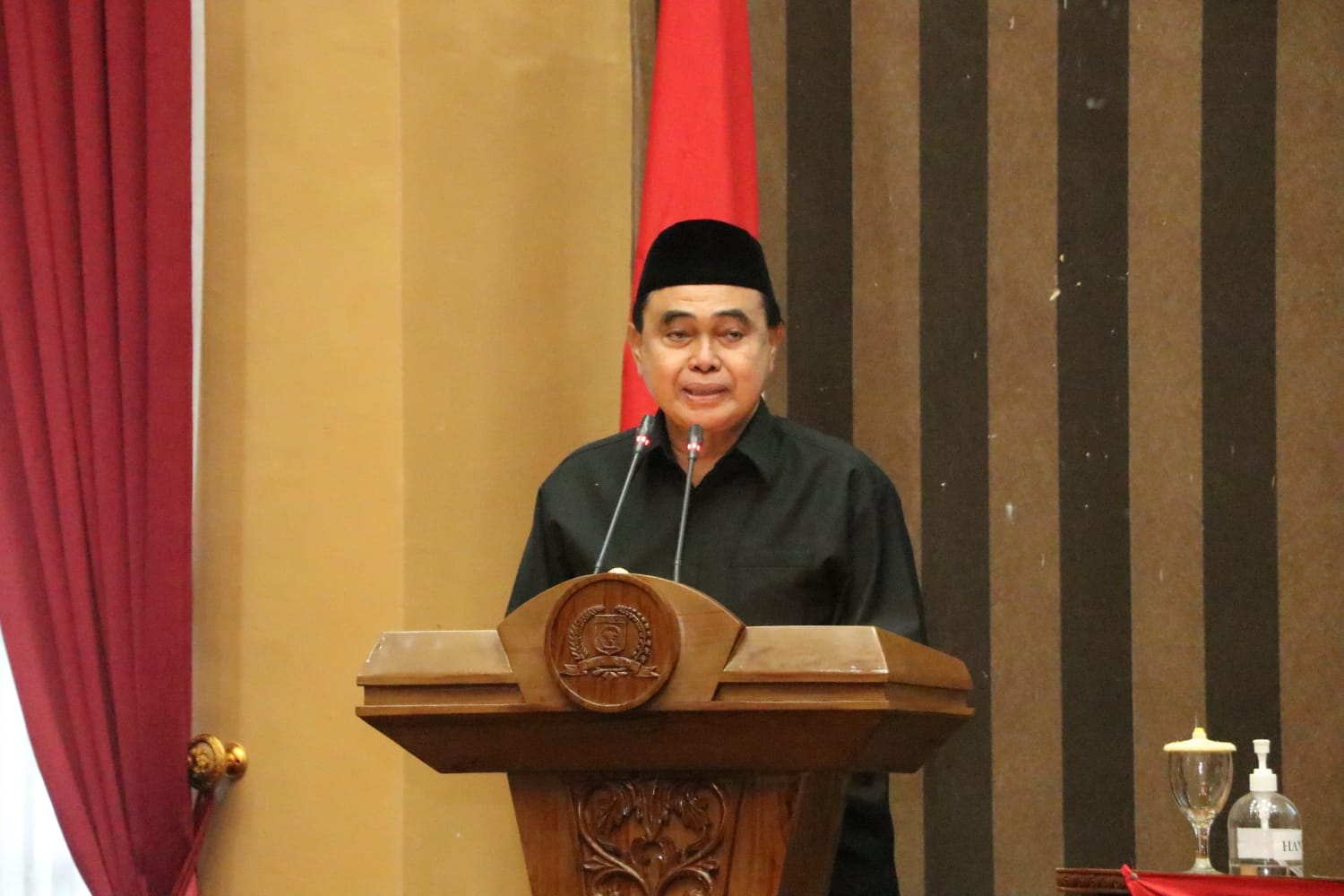 Bupati Zairullah Sampai Program 1 Desa 1 Masjid Saat Paripurna Dewan