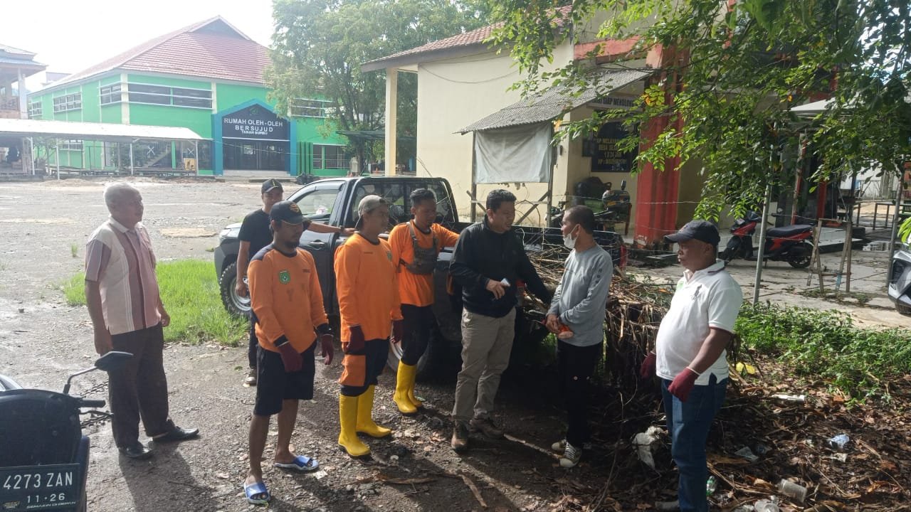 camat simpang empat
