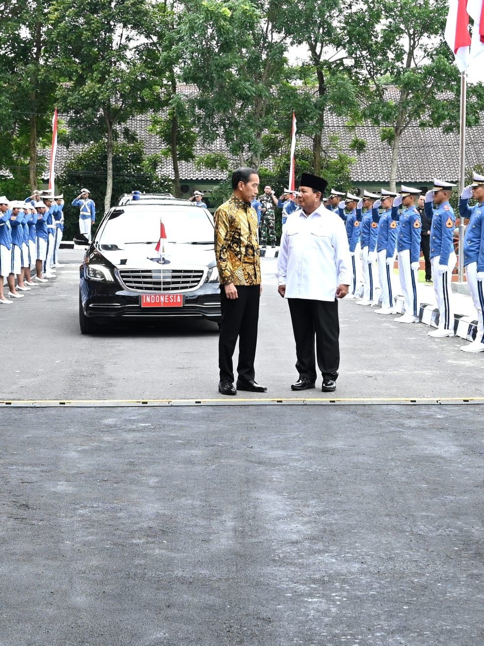 Menhan Prabowo Dampingi Presiden Jokowi Resmikan Graha Utama Akmil