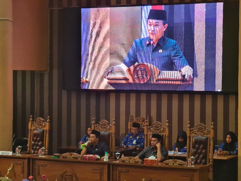Bupati Tanbu Sampaikan Jawaban Terhadap Tiga Raperda