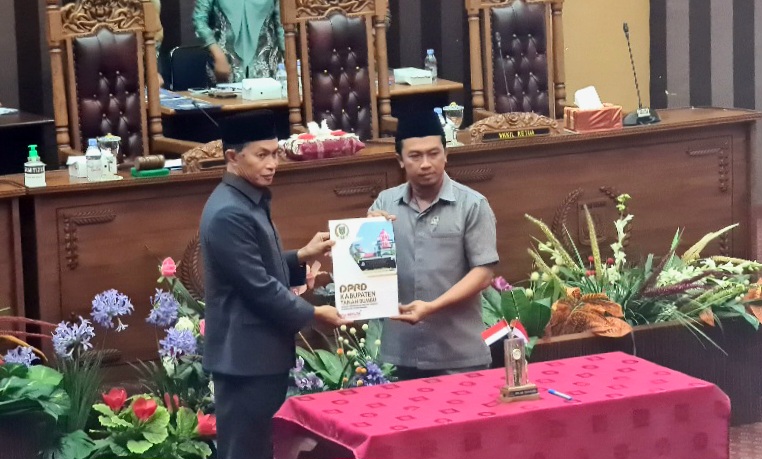 DPRD Tanah Bumbu Gelar Paripurna Rekomendasi LKPJ 2022 - Lugas Nusantara