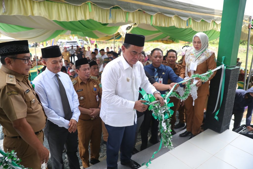 Bupati Zairullah Resmikan Kantor Desa Kupang Berkah Jaya Lugas Nusantara