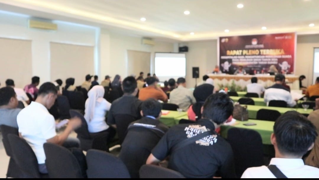 Sempat Terhenti, KPU Tanah Bumbu Lanjutkan Pleno Terbuka Kabupaten