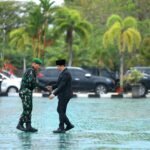 Bupati Andi Rudi Latif Pimpin Harkitnas dan HUT Proklamasi Pemerintahan ALRI Divisi 4 : Semangat Kebangkitan Nasional Tak Padam Meski Diguyur Hujan