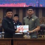 Pemkab Tanah Bumbu Sampaikan LPj APBD 2024 dalam Rapat Paripurna DPRD
