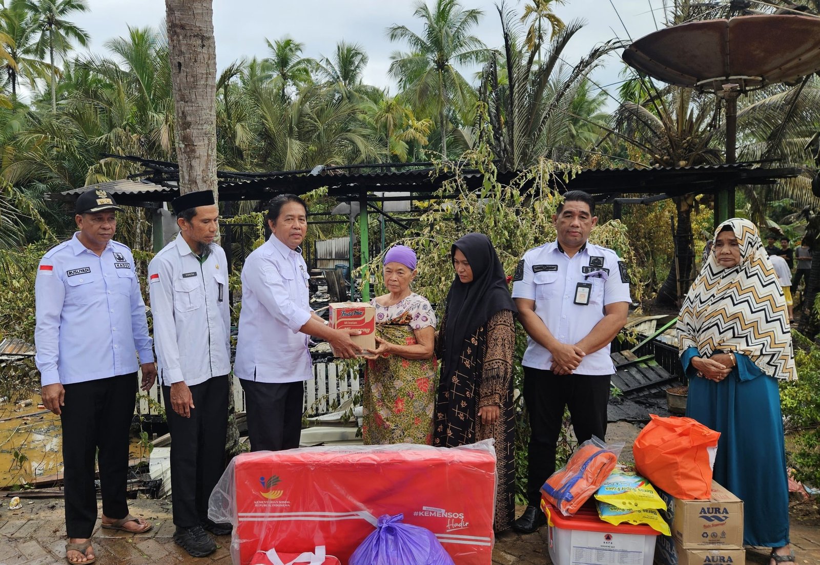 Wa’dana Terharu Terima Bantuan Bupati Andi Rudi Latif : “Sangat Bermanfaat Bagi Kami”