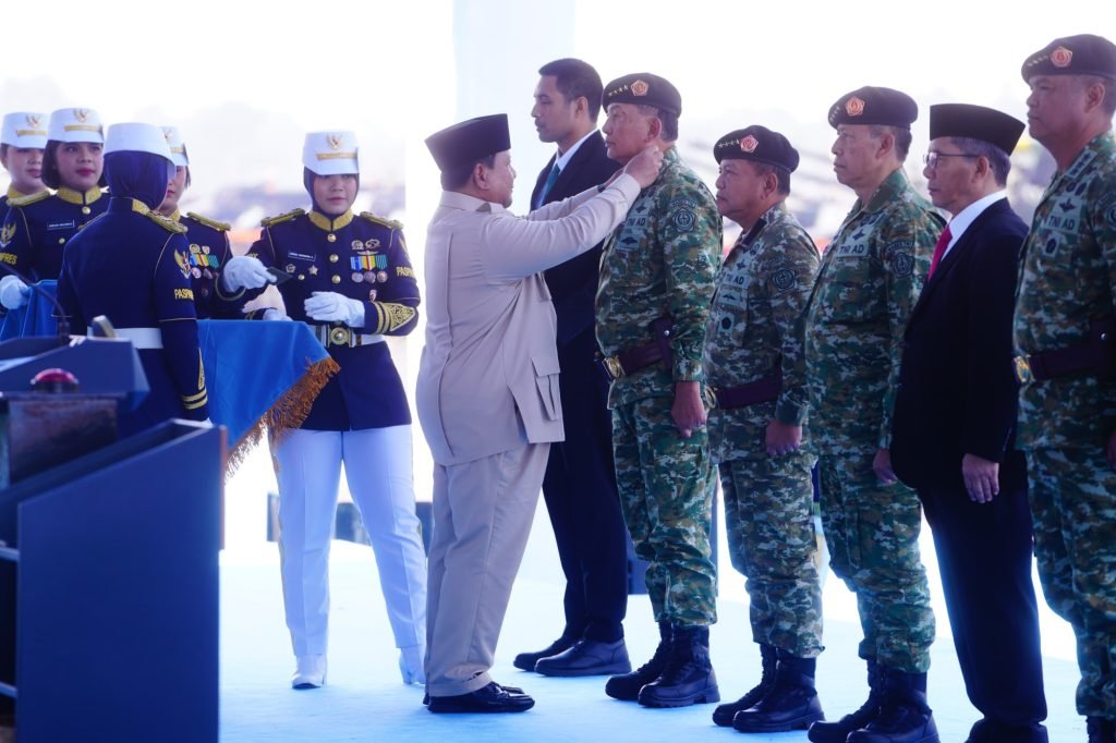 Menhan Sjafrie Dianugerahi Pangkat Jenderal Kehormatan Bintang Empat