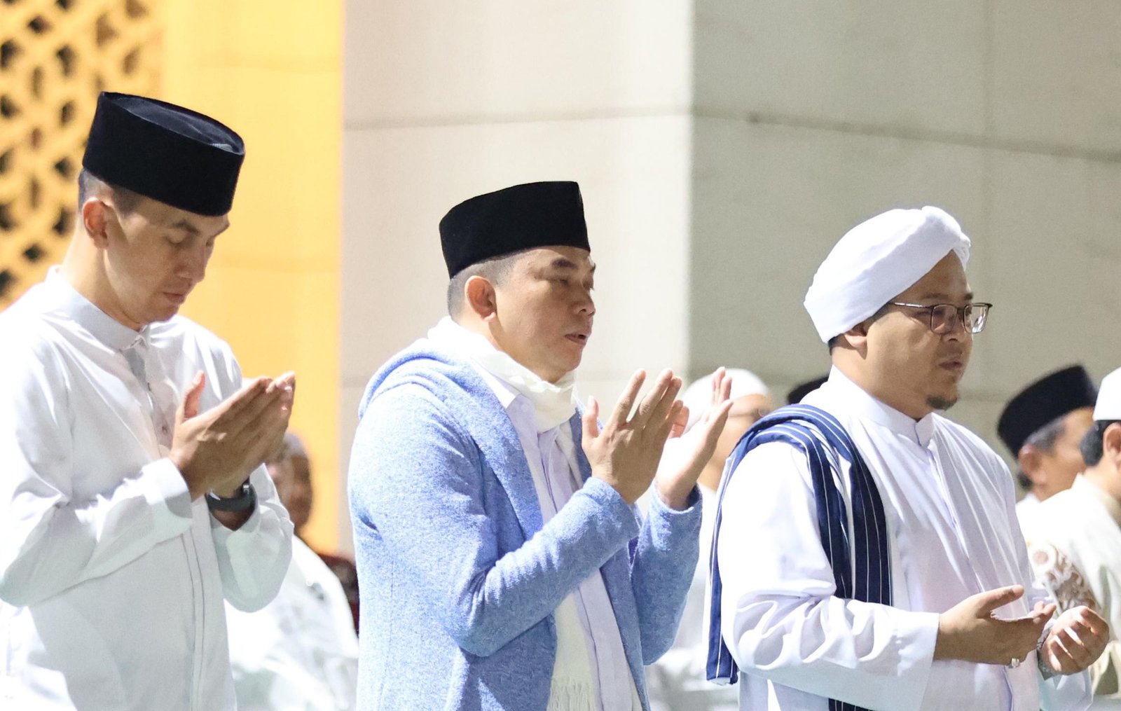 Hening dalam Keharuan, Warnai Peringatan Maulid Nabi, Bupati Andi Rudi Latif : “Kita Mulia Berkat Rasulullah”
