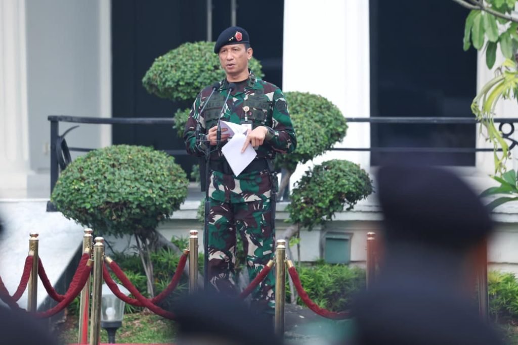 Sahli Menhan Bidang Sosial Pimpin Upacara Bulanan di Kemhan