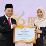 Media Center Kominfo Kalsel Raih Penghargaan dari BPS sebagai Media Teraktif Penyebar Informasi Statistik