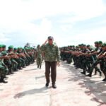 Kunjungi Yonif TP 821/Satria Bupolo, Menhan Tekankan Prajurit Dalam Kemahiran Menembak