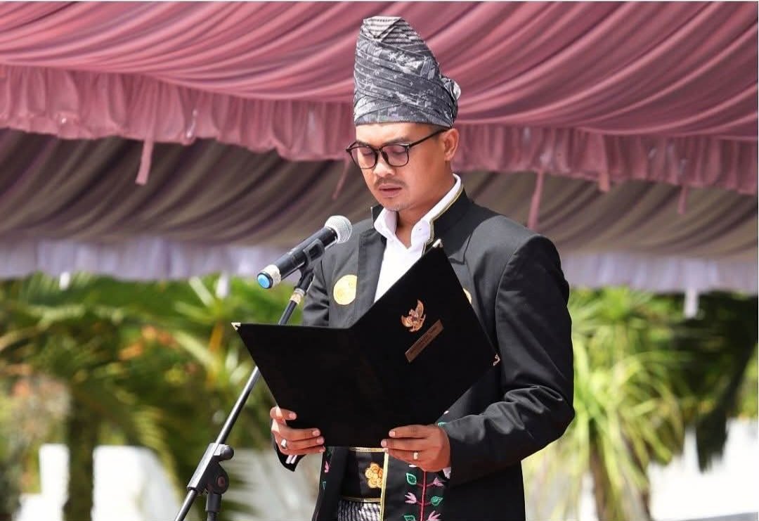 Ketua DPRD Tanah Bumbu Bacakan Naskah UUD 1945 pada Upacara Peringatan Hari Sumpah Pemuda ke-97