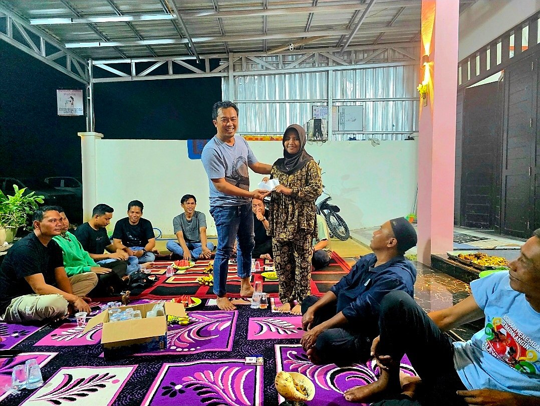 Ketua Shootker Club Tanah Bumbu Berikan Hadiah untuk Anggotanya yang Berprestasi di Porprov 2026