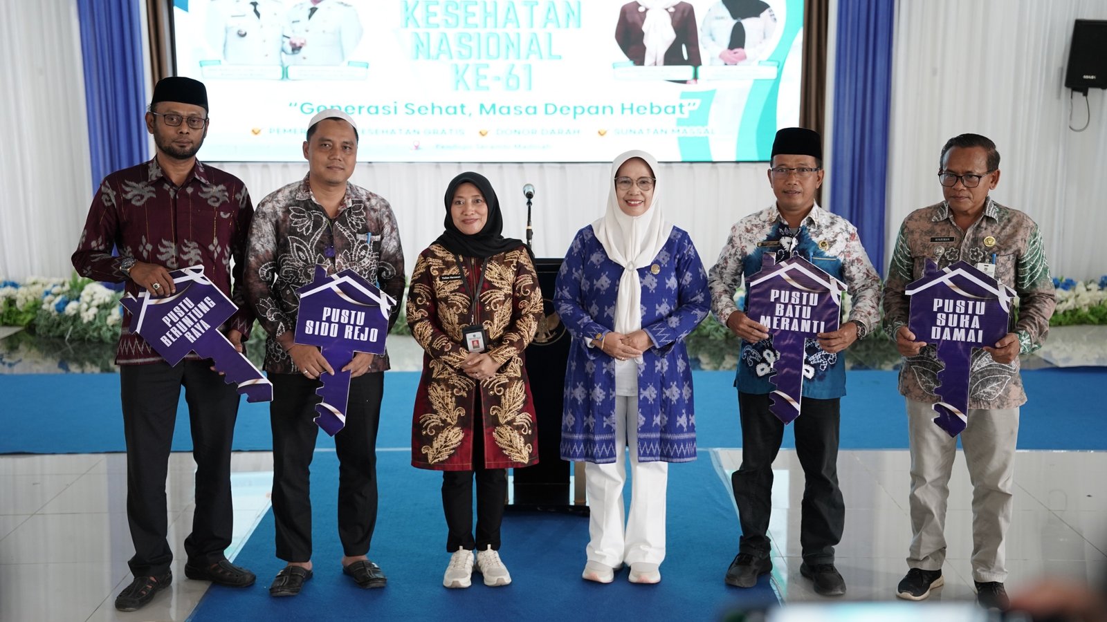 Peringati HKN ke-61, Pemkab Tanah Bumbu Sediakan Layanan Kesehatan Gratis dan Serahkan Kunci Empat Puskesmas Pembantu