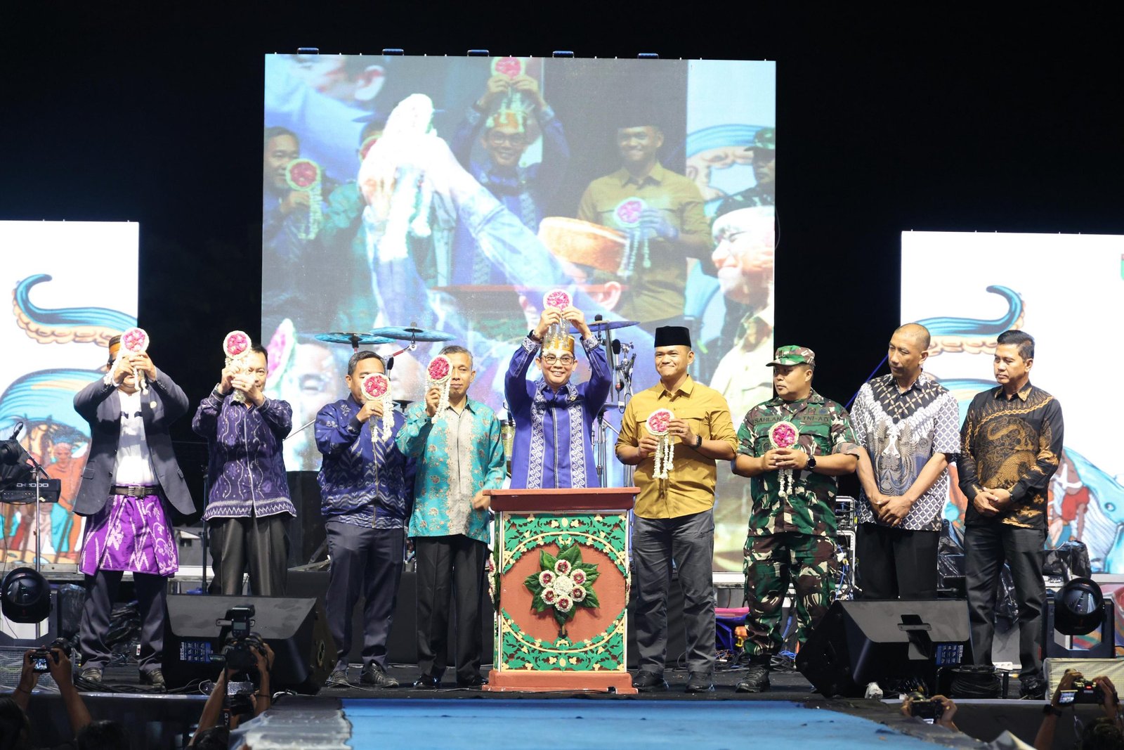 Bupati Andi Rudi Latif Buka Aksi Festival Budaya 2025, Ribuan Warga Padati Acara