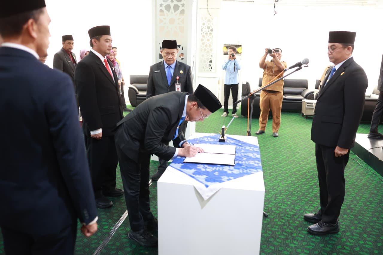 Bupati Tanah Bumbu Lantik Tiga Pejabat Baru