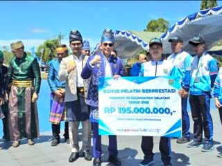 Apresiasi Nyata, Bupati Tanah Bumbu Guyur Bonus Atlet Porprov 2025