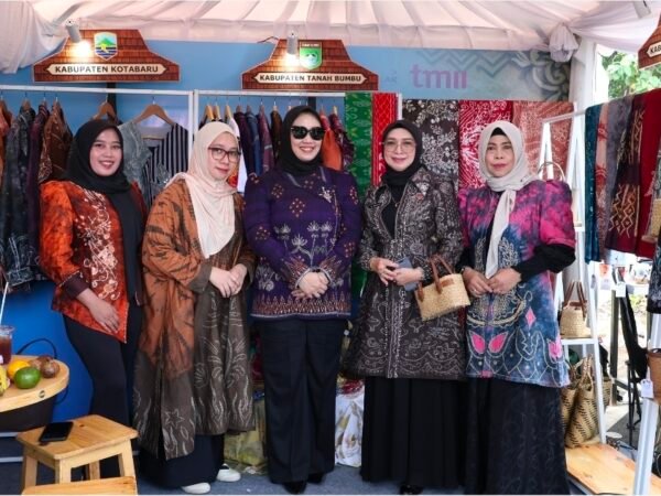 Produk Kriya Tanah Bumbu Tampil di Pameran Sirang Kriya Banua TMII