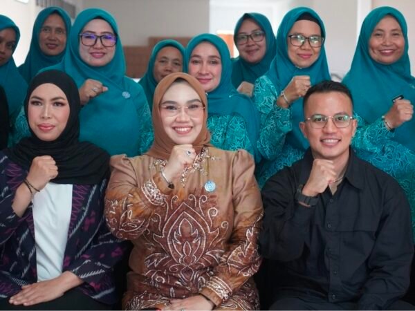 Beauty Class Meriahkan Hari Jadi ke-23 Tanah Bumbu, Ketua TP PKK Ikut Belajar Tampil Flawless