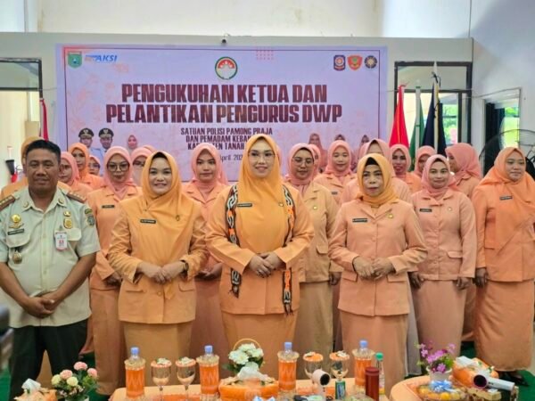 Yetty Tri Rahayu Syaikul Ansari Resmi Dikukuhkan sebagai Ketua DWP Unit Satpol PP & Damkar Tanah Bumbu