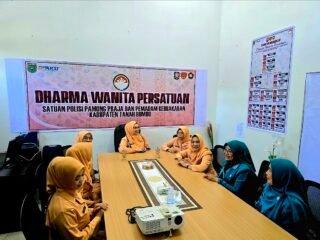 Andi Irmayani Rudi Latif Resmikan Ruang Sekretariat DWP Unit Satpol PP & Damkar Tanah Bumbu