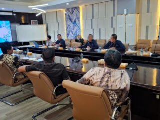 Komisi II DPRD Tanah Bumbu Studi Komparatif Pengelolaan BUMD Air Minum ke Surabaya