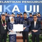 Pemkab Tanah Bumbu Dukung Penguatan SDM dan Investasi pada Pelantikan Pengurus IKA UII Kalsel