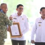 Bupati Andi Rudi Latif Terima Penghargaan KASAD, Bukti Komitmen Dukung Pembangunan Kodam di Kalsel