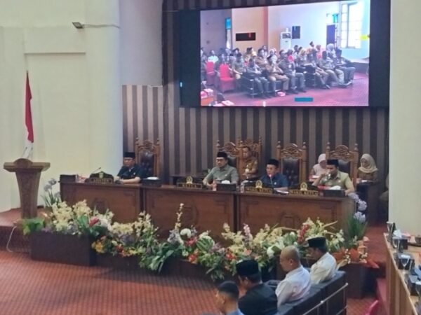 Fraksi PDIP DPRD Tanah Bumbu Soroti Infrastruktur Digital dalam Pembahasan Raperda Perizinan