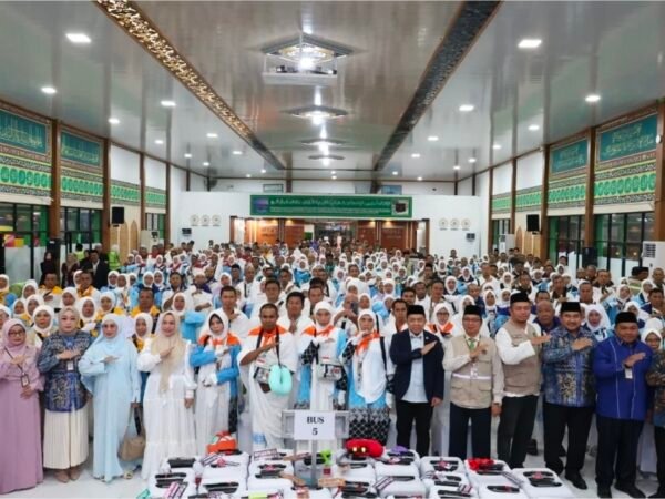 356 Jemaah Haji Kloter BDJ 13 Asal Tanah Bumbu dan Kotabaru Dilepas ke Tanah Suci