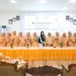 DWP Tanah Bumbu Gelar Pelatihan Kerajinan Bunga Stocking untuk Tingkatkan Ekonomi Keluarga