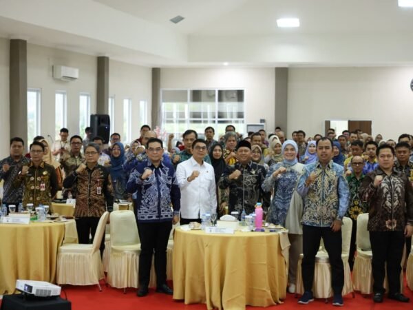 Bupati Andi Rudi Latif Perkuat Komitmen Ketahanan Pangan Melalui Bimtek KKPR dan Integrasi Data LBS