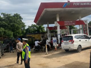 Polsek Satui Lakukan Pengamanan SPBU, Pastikan Pelayanan BBM Aman dan Lancar