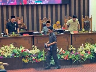 DPRD Tanah Bumbu Gelar Rapat Paripurna Pemandangan Umum Fraksi terhadap LPj APBD 2025
