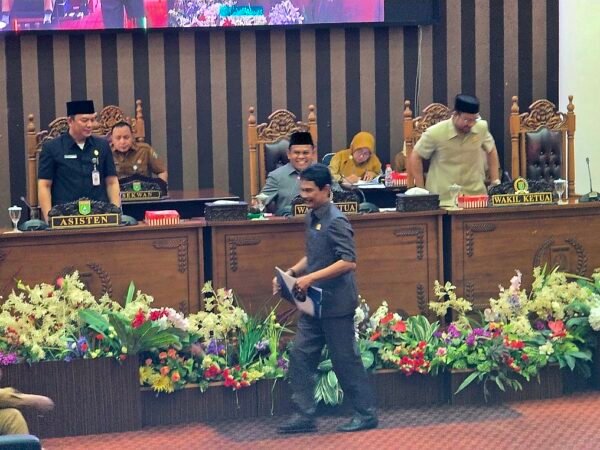 DPRD Tanah Bumbu Gelar Rapat Paripurna Pemandangan Umum Fraksi terhadap LPj APBD 2025