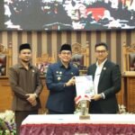 Bupati Andi Rudi Latif Hadiri Rapat Paripurna Pengambilan Keputusan LPj Tahun 2025