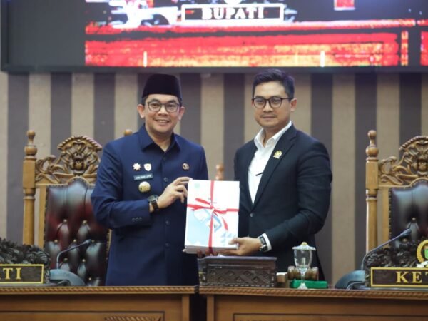 Bupati Andi Rudi Latif Sampaikan KUA-PPAS 2027