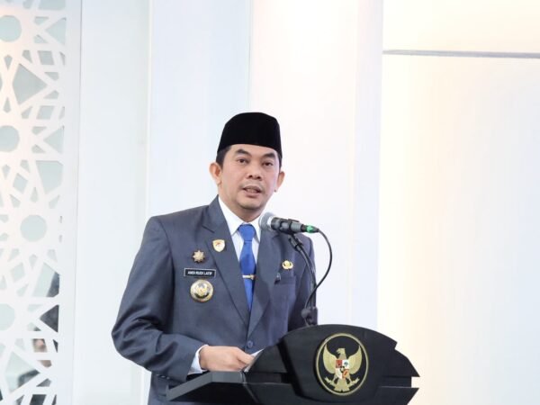 Bupati Tanah Bumbu Larang ASN Flexing dan Live Streaming Saat Jam Kerja