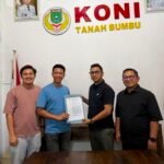 ORADO Tanah Bumbu Serahkan SK Kepengurusan ke KONI, Perkuat Pembinaan Atlet Domino