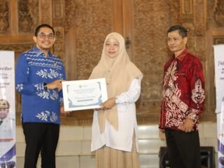 Bupati Tanah Bumbu Apresiasi Kontribusi Mahasiswa ULM dalam Program KKN Tematik Lingkungan Hidup