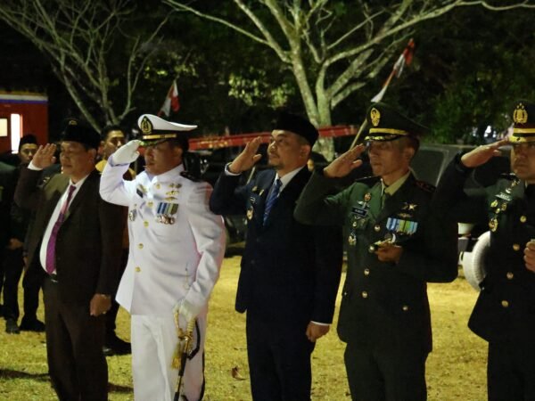 Apel Renungan Suci dan Ziarah Makam Pahlawan, Bupati Tanah Bumbu Hormati Jasa Pahlawan