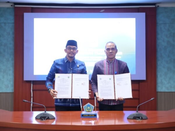 Bupati Tanah Bumbu Andi Rudi Latif dan Politeknik Transportasi Darat Indonesia-STTD Bekasi Tandatangani Kerja Sama Strategis Penguatan SDM Transportasi Darat