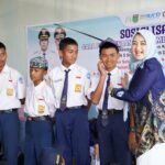 Gatriwara Tanah Bumbu Tanamkan Etika Bermedia Sosial kepada Pelajar SMPN 5 Simpang Empat