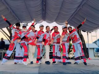 Meriah dan Sukses, Zumba Party Merdeka Goyang Bandara Bersujud