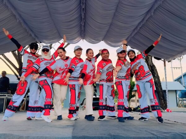 Meriah dan Sukses, Zumba Party Merdeka Goyang Bandara Bersujud