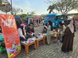 Pra-Launching “Suara dari Tenggara”, Berbagai Komunitas Gelar Lapak Baca di Bandara Bersujud