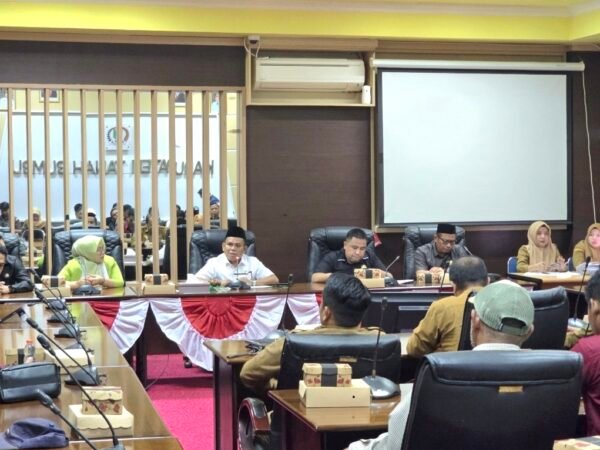 Tuntut Kesempatan Kerja di PT BIB, Warga Sebamban Baru Temui DPRD Tanah Bumbu