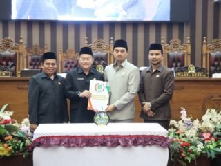 DPRD Tanah Bumbu Setujui Tiga Raperda, Perkuat Tata Kelola Desa dan PAD