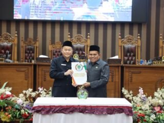 Bupati Andi Rudi Latif Setujui Pembahasan Dua Raperda Inisiatif DPRD