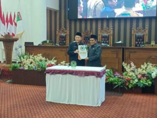 Enam Fraksi Sepakat, DPRD Tanah Bumbu Setujui Perubahan Perda BPD